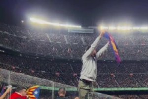“王子公园4.5万人嘘梅西，怎可能盖过诺坎普十万人呐喊助威”