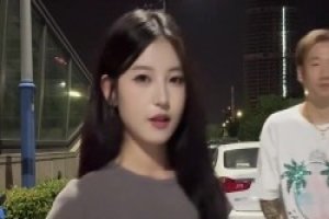 荣昊社媒：我的舞蹈老师甜酷甜酷的