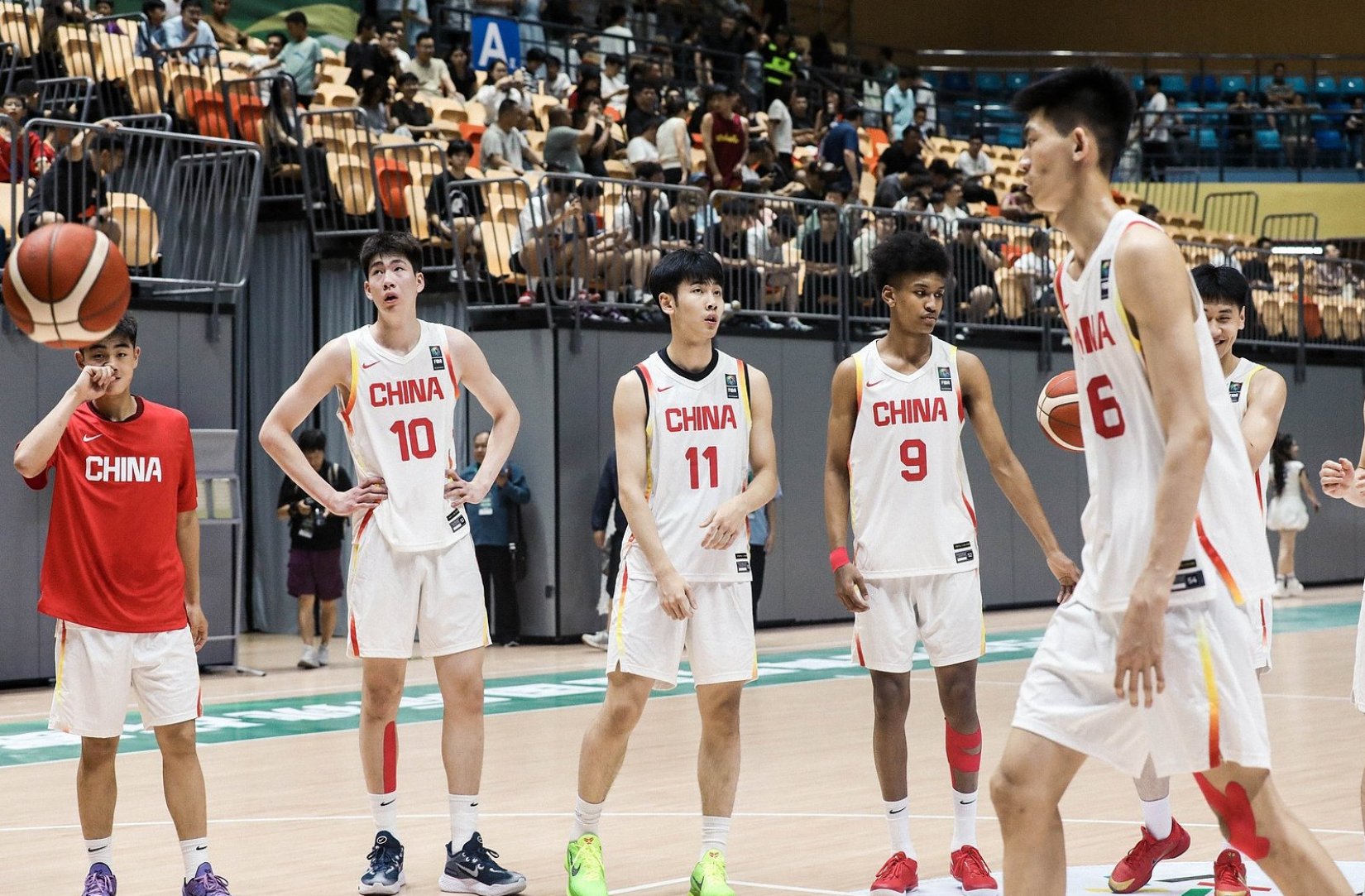 媒体人：国青主帅没人能干超过3年 感觉都是来国青刷经验的